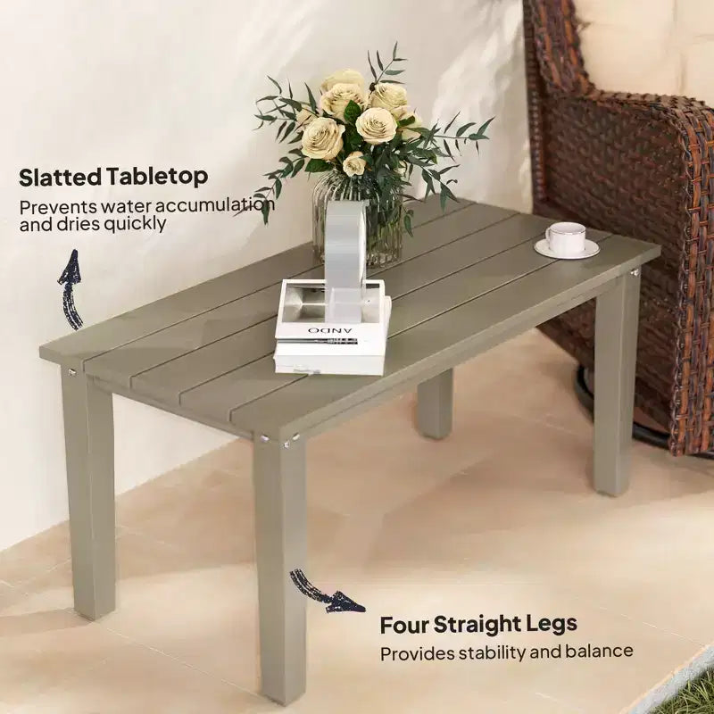 Table basse de patio tous temps avec plateau à lattes